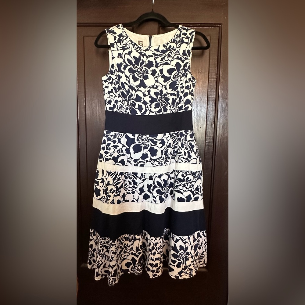 Anne Klein White and Blue Fit and Flare Sleeveless Dress Size 2